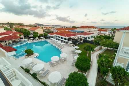 Diana_Palace_Hotel_swimming_pool_Zakynthos_Greece1